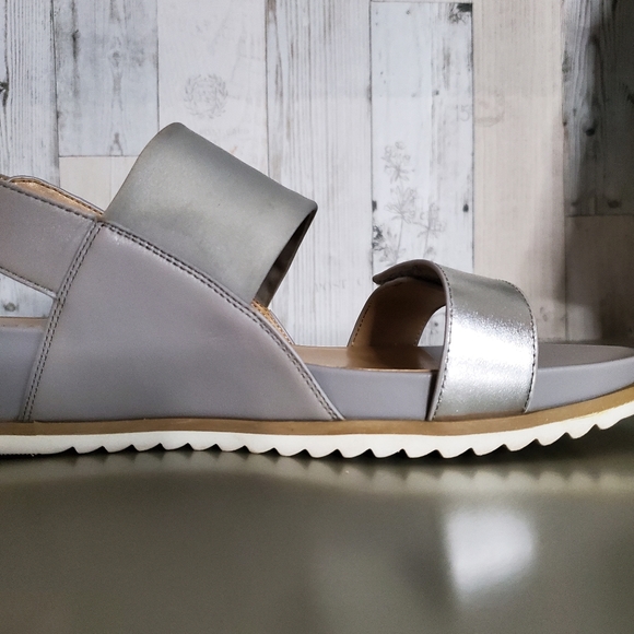 Sandals - Picture 9 of 12